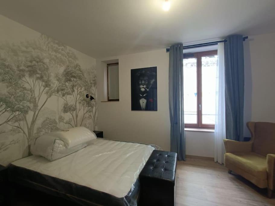 # Le Beffroi# Maison# Murol Buitenkant foto