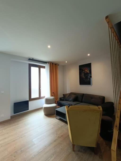 # Le Beffroi# Maison# Murol Buitenkant foto
