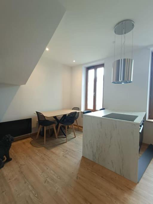 # Le Beffroi# Maison# Murol Buitenkant foto